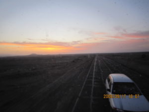 ペルーの砂漠での夕陽
